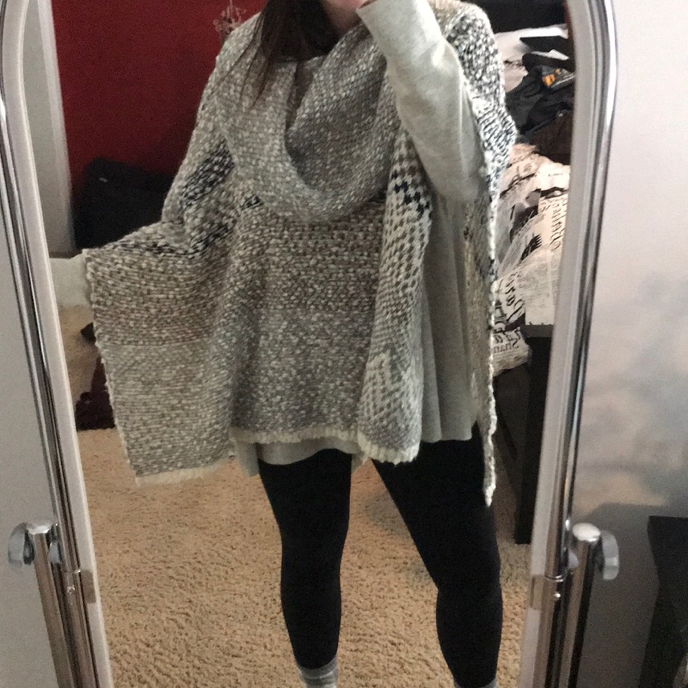 Boutique Knitted Poncho
